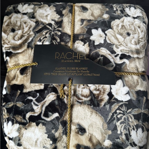 RACHEL Rachel Roy Other - RACHEL Rachel Roy Plush Floral Blanket - Black and Cream